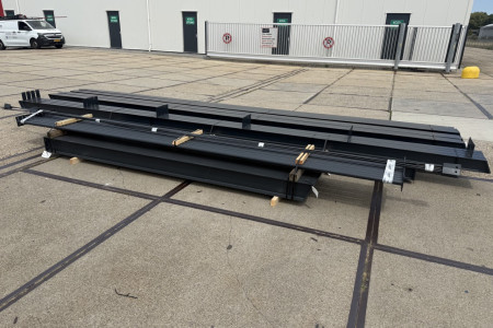 13.00 x 25.00m (325m²)